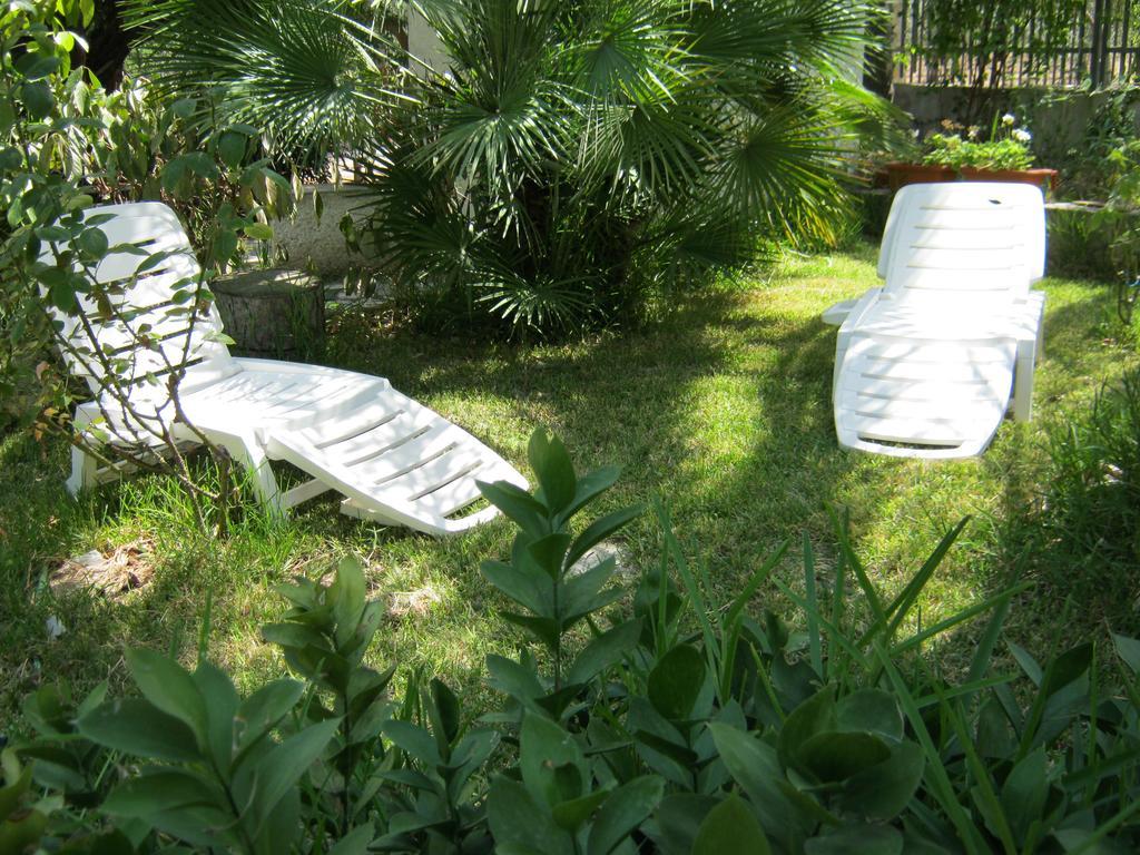 Villa Antonio Calderisi เวียสเต ภายนอก รูปภาพ