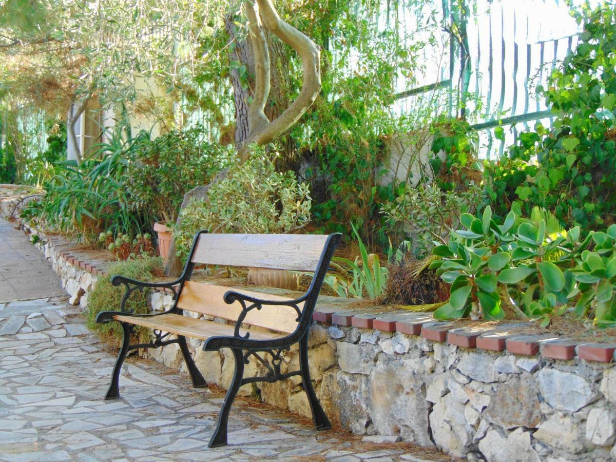 Villa Antonio Calderisi เวียสเต ภายนอก รูปภาพ
